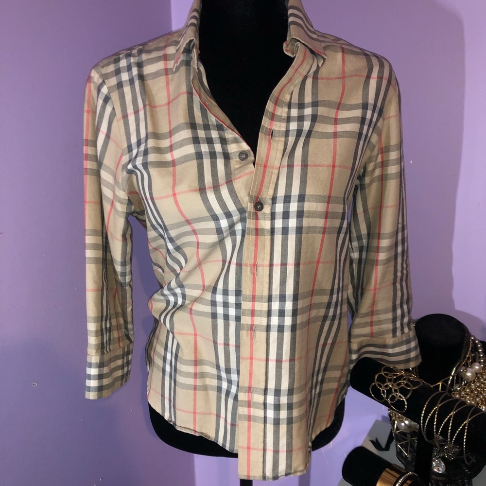 Button down cotton shirt.